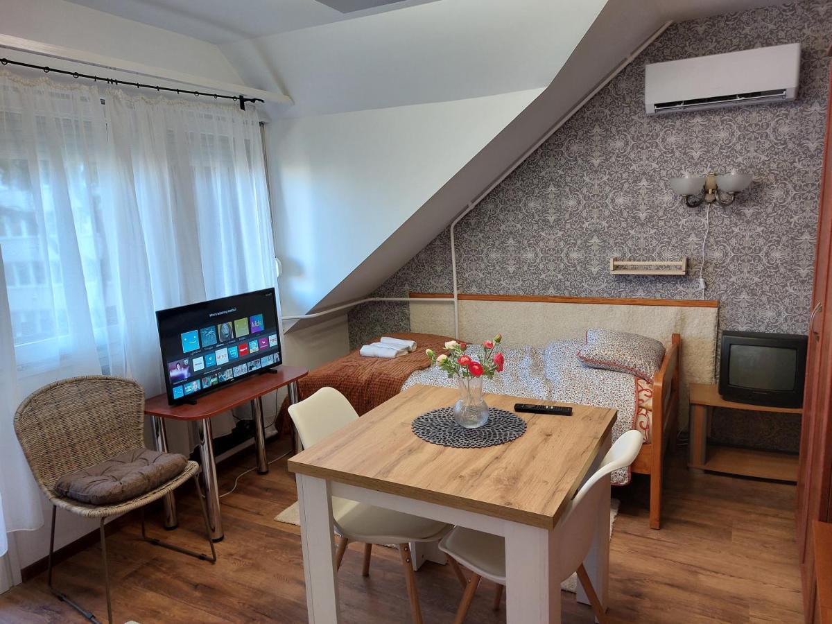 Summer House Apartman Debrecen Esterno foto