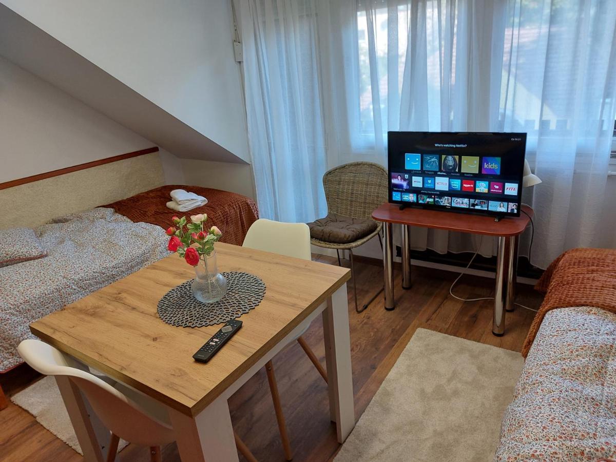 Summer House Apartman Debrecen Esterno foto