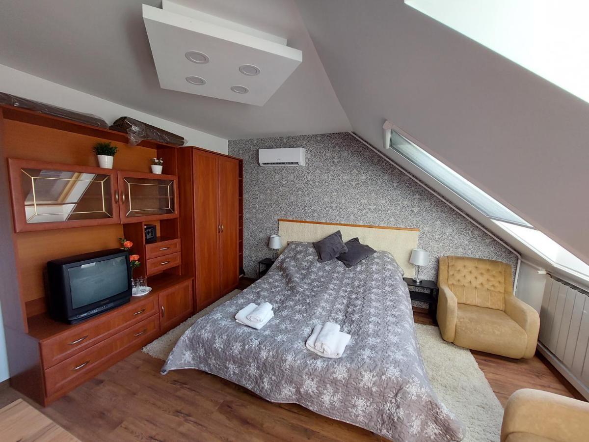 Summer House Apartman Debrecen Esterno foto